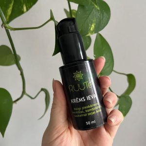 Sejas krēms normālai kombinētai taukainai sejas ādai